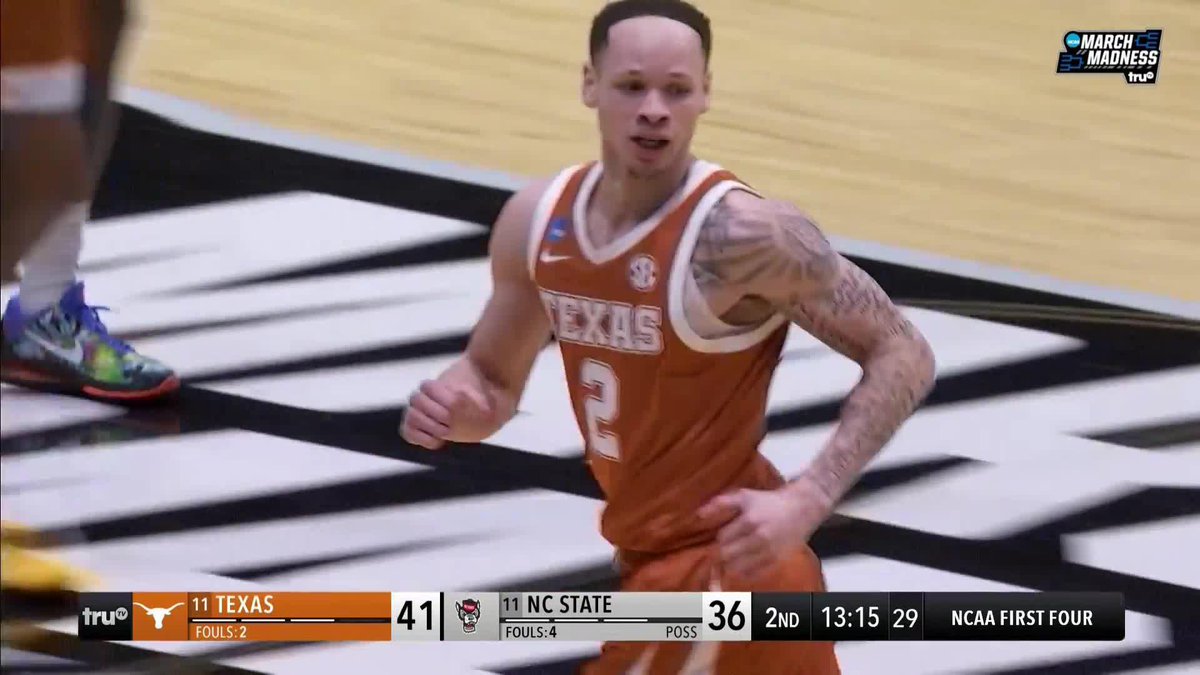 A sweet Chendall Weaver pass leads to the Matas Vokietaitis spin and score 🪄