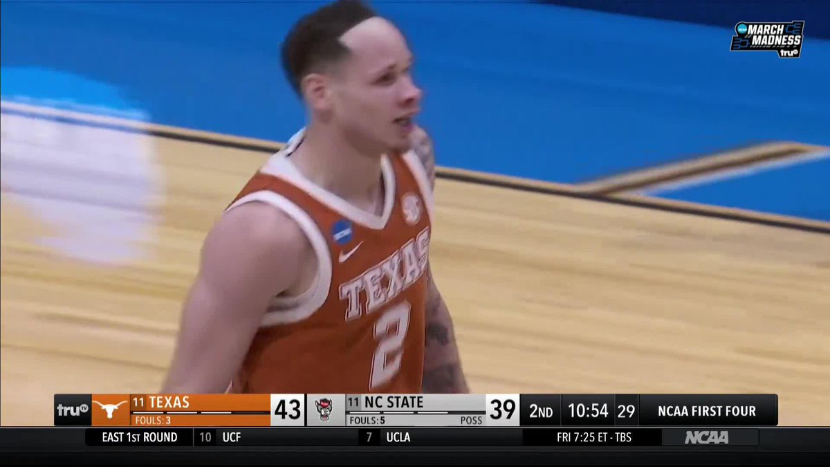 ANOTHER offensive board for Chendall Weaver leads to points 🔥 #MarchMadness Texas Men’s Basketball
