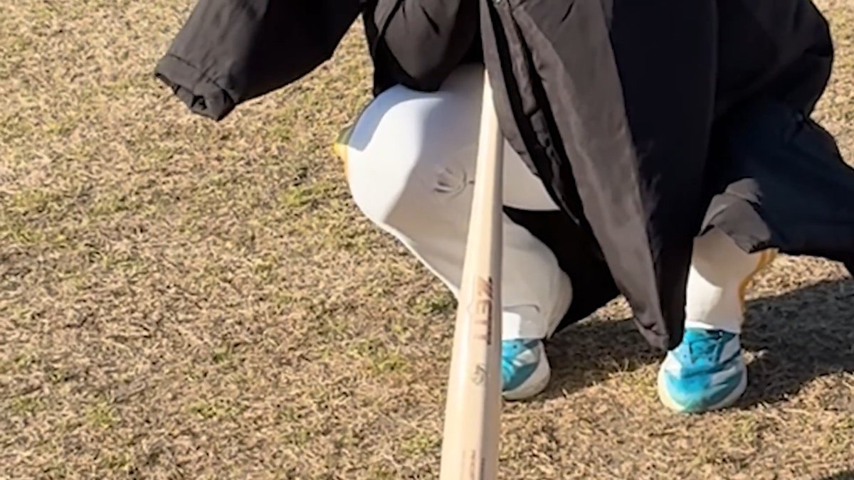 ／ パテレCM2026 福岡ソフトバンク編 近日公開⚾️‼️ ＼ 「パテレが見たーい！」でお馴染みのCMを今年も公開🔥 ホークスから出演するのは昨季パテレアワードMVPのあの人⁉️ 公開に先駆けて撮影の模様をちょっとだけお届け👀✨ お楽しみに🙌 #sbhawks