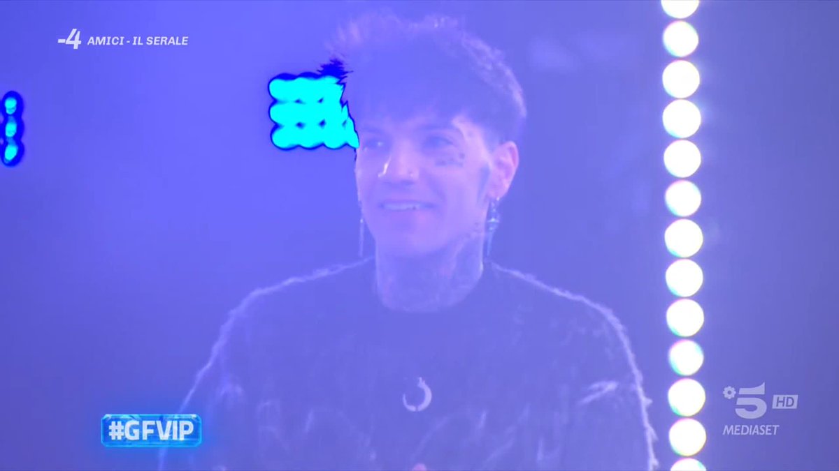 oh già leggo lui é il rapper fallito , ultimo versione temu,non rompete con il mio BAMBOLINO