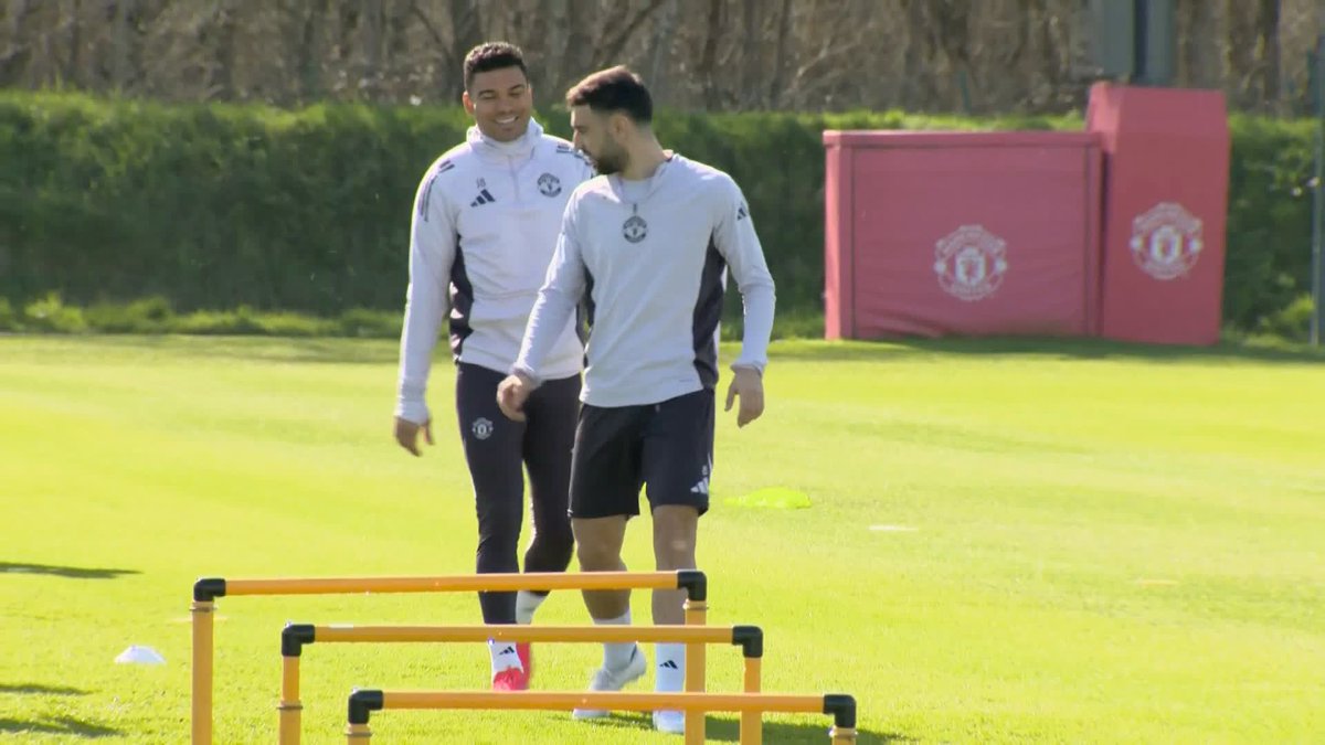 "You have to appreciate what Carrick has been able to achieve at Man Utd" 💪 Dan Khan is live from Manchester United training to discuss their impressive form and the 'quality' of Bruno Fernandes 🔴