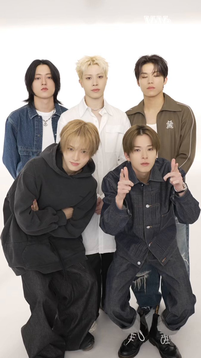 ViVi５月号増刊の表紙は #TREASURE ❤️‍🔥 発売まであと５日📢 発売までカウントダウンPart2は......#ASAHI＆#DOYOUNG＆#HARUTO＆#PARKJEONGWOO＆#SOJUNGHWAN の５人が登場！みんなもう予約してくれたー? 「ONE TEAM」をテーマに、14Pの大特集でチームワーク＆ケミを深掘り✨ 🔗