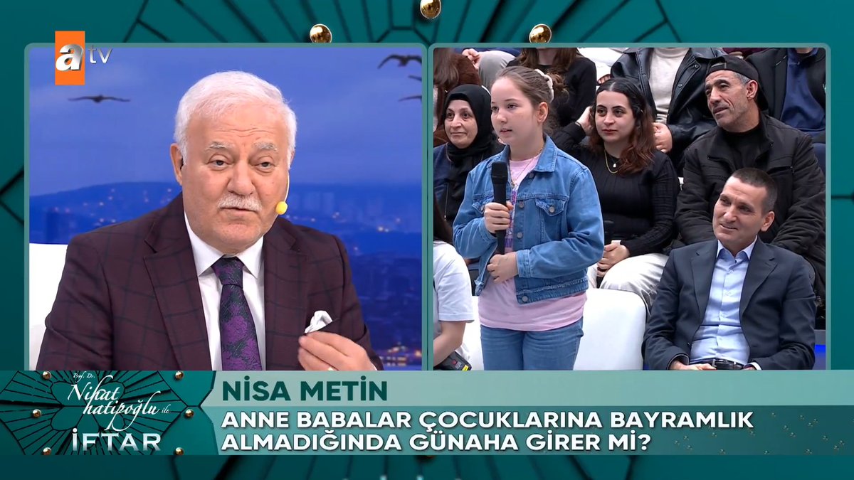 Nihat Hatipoğlu'na sorulan bir soru: "Anne babalar çocuklarına bayramlık almadığında günaha girer mi?"