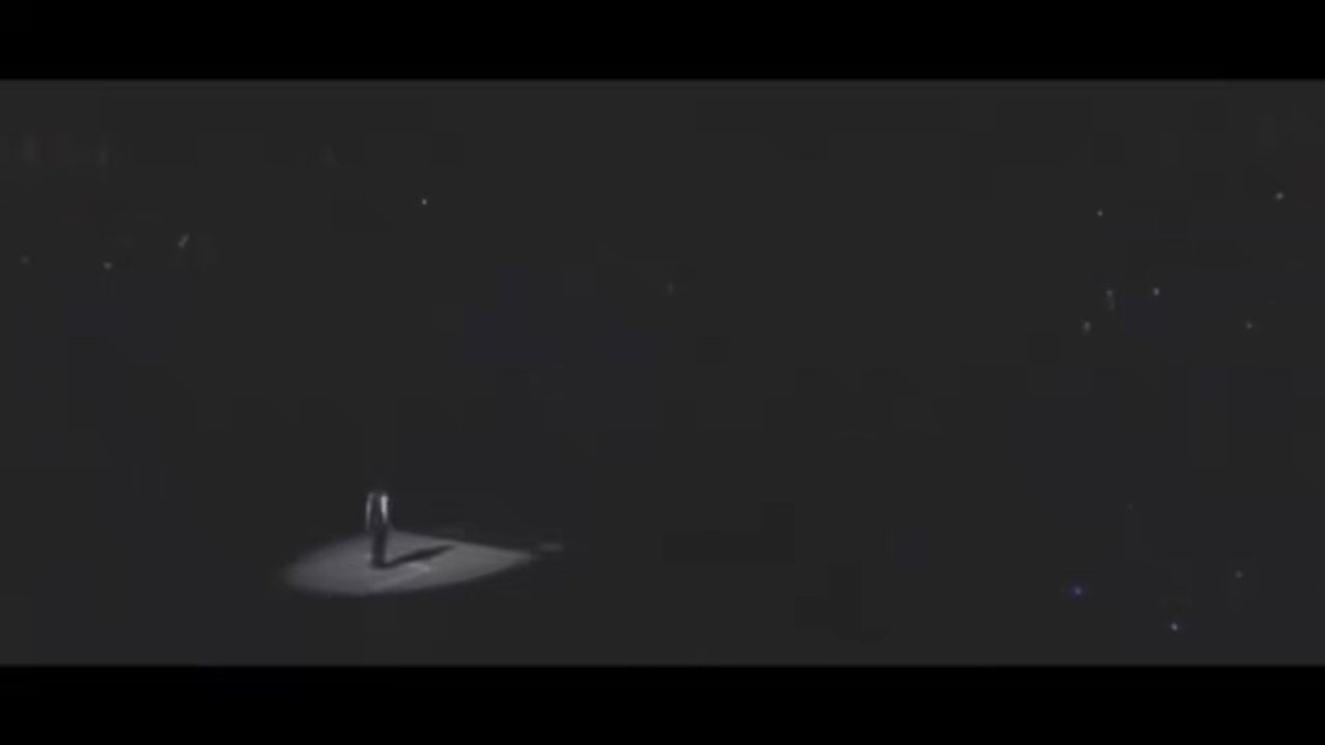 KAT-TUN 「僕らの街で」 赤西仁 やがて いつからか 君といるこの場所が 僕の生きてゆく 世界になった 初めて君を見つけた あの日 突き抜ける青い空が ただ続いていた