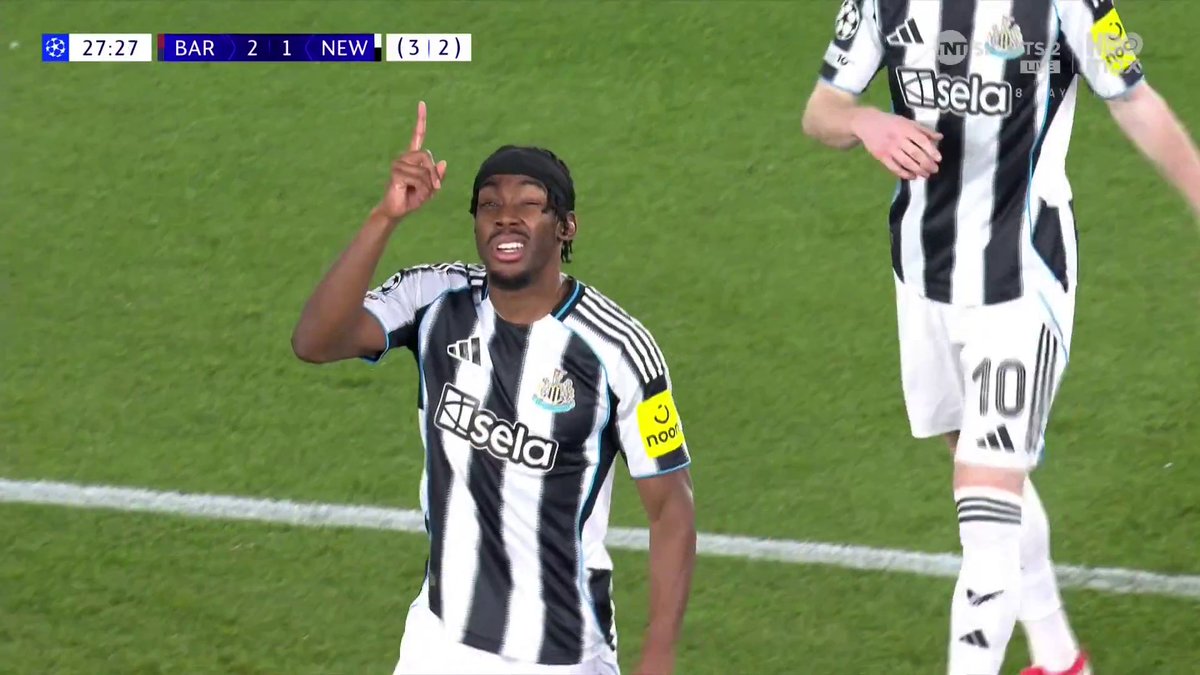 Newcastle take advantage of Lamine Yamal’s loose pass as Anthony Elanga scores twice in the first half 😲 TNT Sports & discovery+ UK
