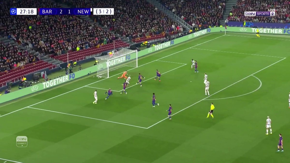 ايلانغا بالدوري 35 مباراة = صفر اهداف ايلانغا ضد برشلونة في شوط = هدفين بعذر لاعبيين يوم يروحون هناك يبدعون و يجون البريميرليغ يندعسون والله ، اجل باري هداف ب الليغا والله ما الومه على ذي المساحات و المستويات برشلونة متصدر الدوري للمعلومية