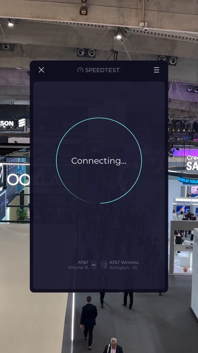 Barcelona was bringing the heat! 🔥💨 Nearly 500 Mbps on the floor at #MWC26.
