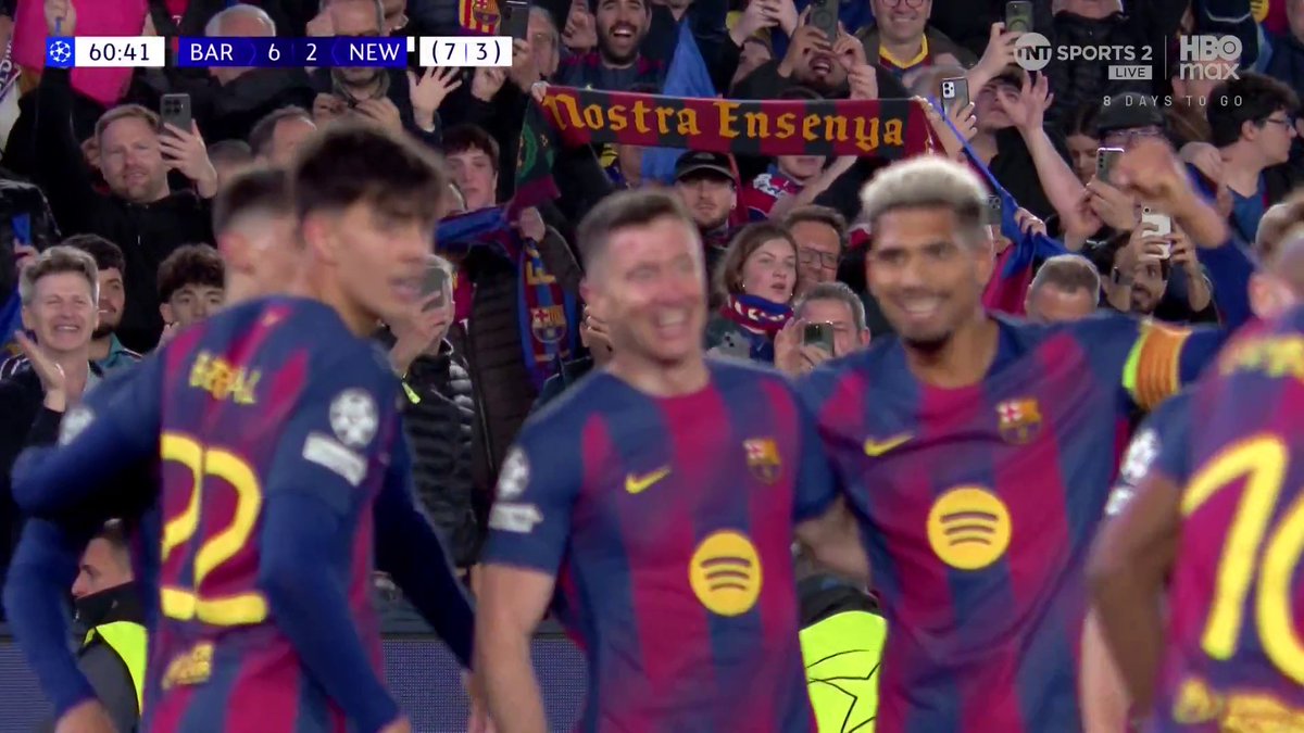 Robert Lewandowski strikes again to score Barcelona's SIXTH goal! 😲 TNT Sports & discovery+ UK