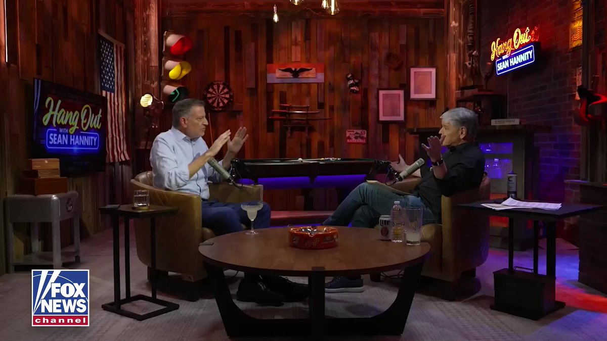 'OUT OF HERE': Bill de Blasio agrees with Sean Hannity 🇺🇸 on the Trump Administration's illegal immigration approach: "If you come here and you’re not documented, you don’t go through the process, and you commit a series of violent crimes, you should be out of here." Don't miss the full episode on YouTube and Spotify available tomorrow.