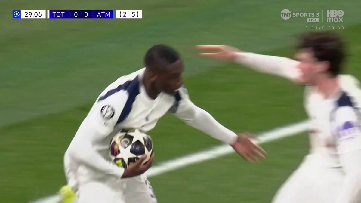 Igor Tudor’s Spurs side have one BACK in the tie within 30 minutes. This would be SOME comeback…👀