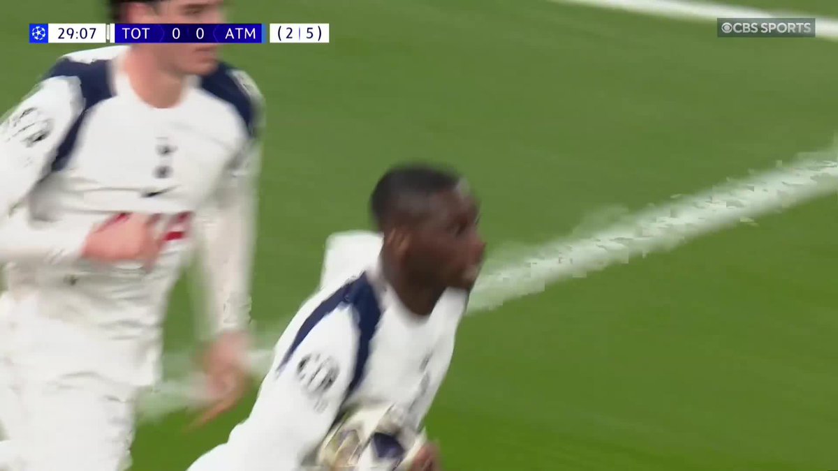 Mathys Tel sends in an excellent cross which is headed home by Randal Kolo Muani ⚽️ Tottenham are showing signs of life as they make it 3–5 on aggregate against Atlético Madrid 👀