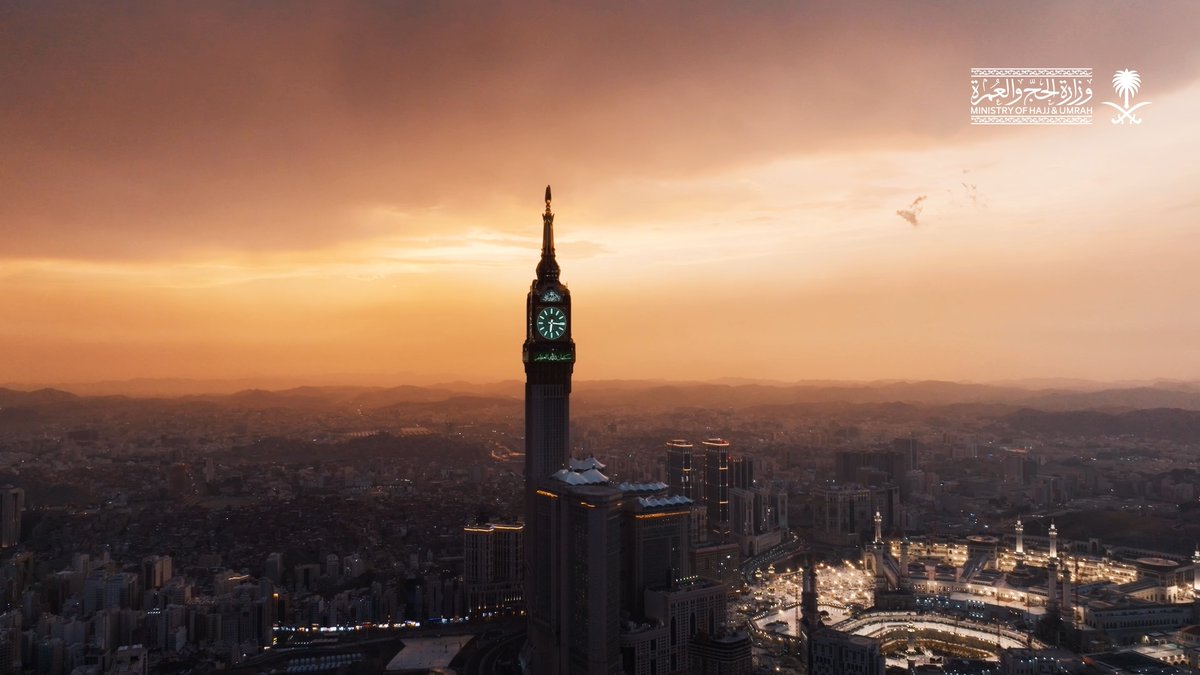 Makkah al-Mukarramah… a voice that is told, and hearts that listen.