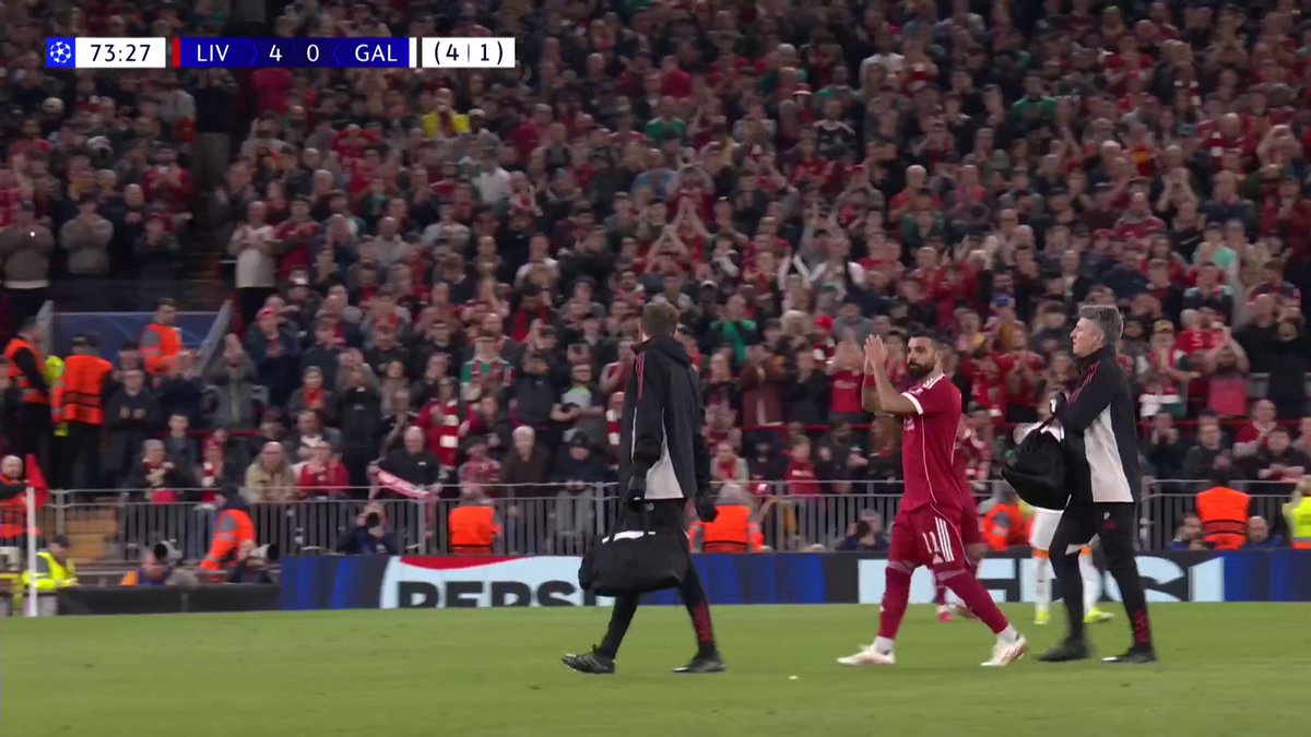 Mo Salah subbed off to a standing ovation by the Anfield crowd 👏 📺 TNT Sports &amp; discovery+ UK
