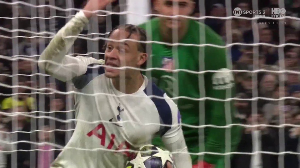 Xavi Simons converts from the spot to put Tottenham Hotspur back in the lead on the night ⚡️ TNT Sports &amp; discovery+ UK