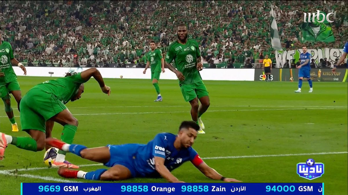 الحكم اجرم بحق الهلال بقرار خاطئ ماله اي مبرر حلو ..!؟ حلو ليش الهلاليين ساكتين ؟ ثقافة 👑