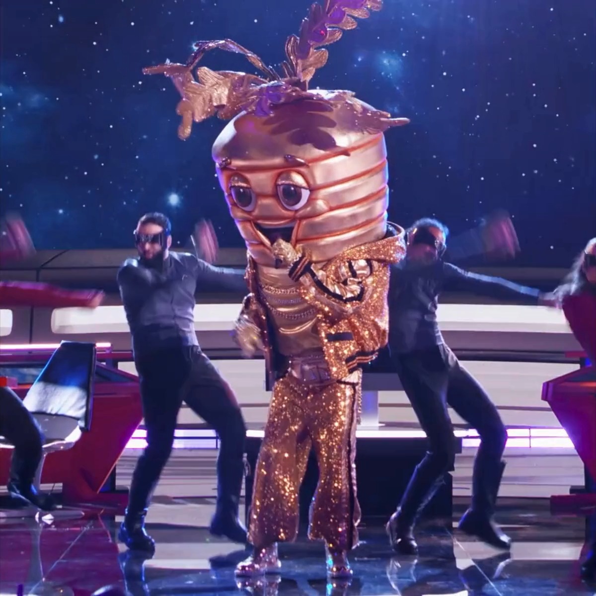 Good as gold and bright as a supernova! 🥕✨ #14KaratCarrotMask proved they’re a true “Shining Star.” #StarTrek #TheMaskedSinger