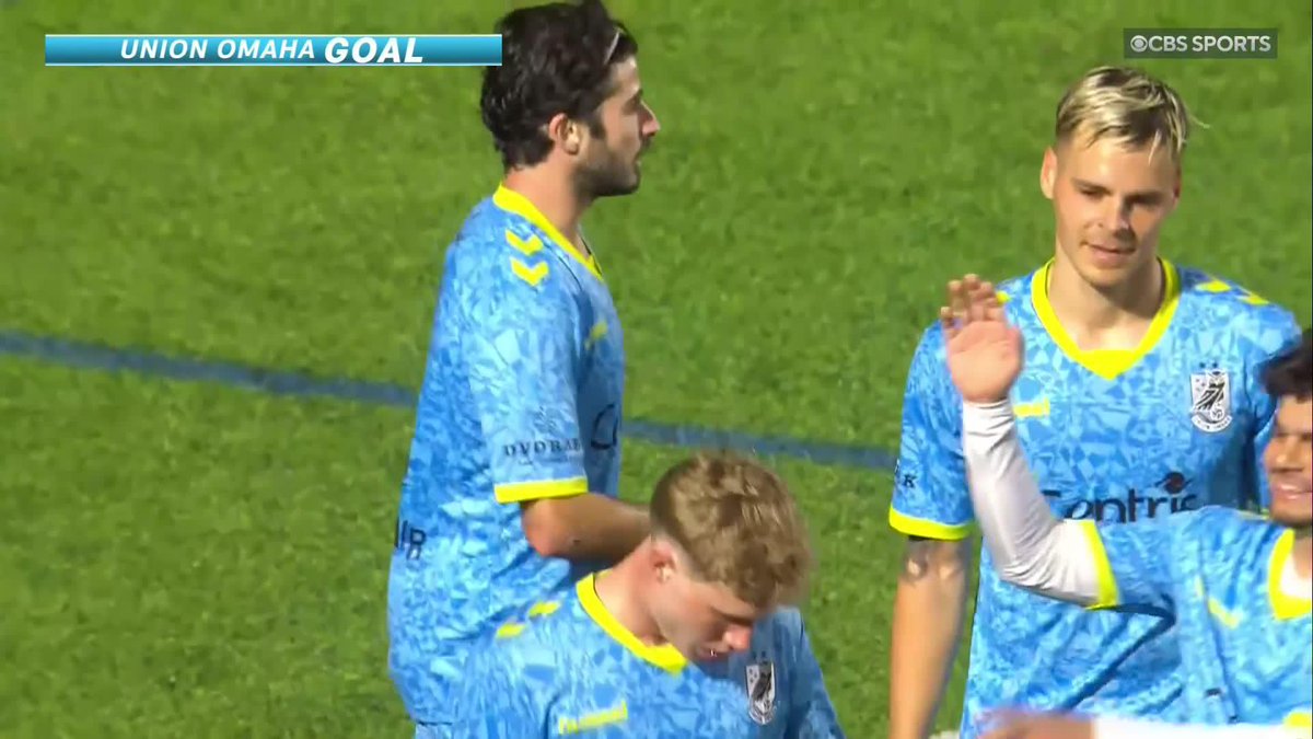 Dylan Borczak with a SCREAMER for Union Omaha 🚀 You won’t see many better in the #USOC 🔥