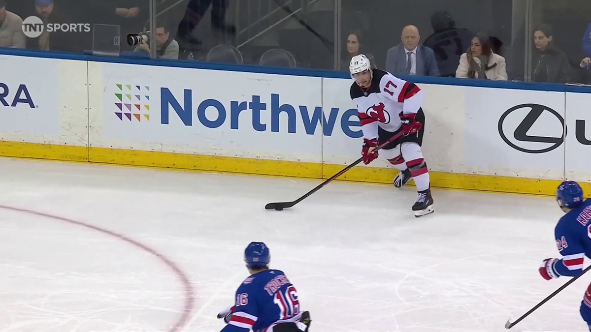 JACK HUGHES 🤩 He now has six goals in his last six games! 📺: NHLonTNT &amp; hbo max fka ➡️