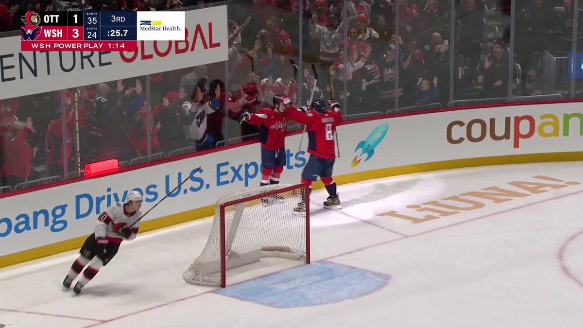 WHAT A WAY TO END THE NIGHT 👏 Cole Hutson collects his first NHL goal, and his family couldn't be happier!