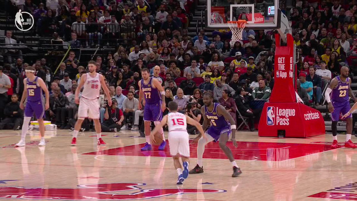 KD OVER AYTON AS THE LAKERS AND ROCKETS BATTLE BACK AND FORTH 👀 Get to ESPN now 🍿