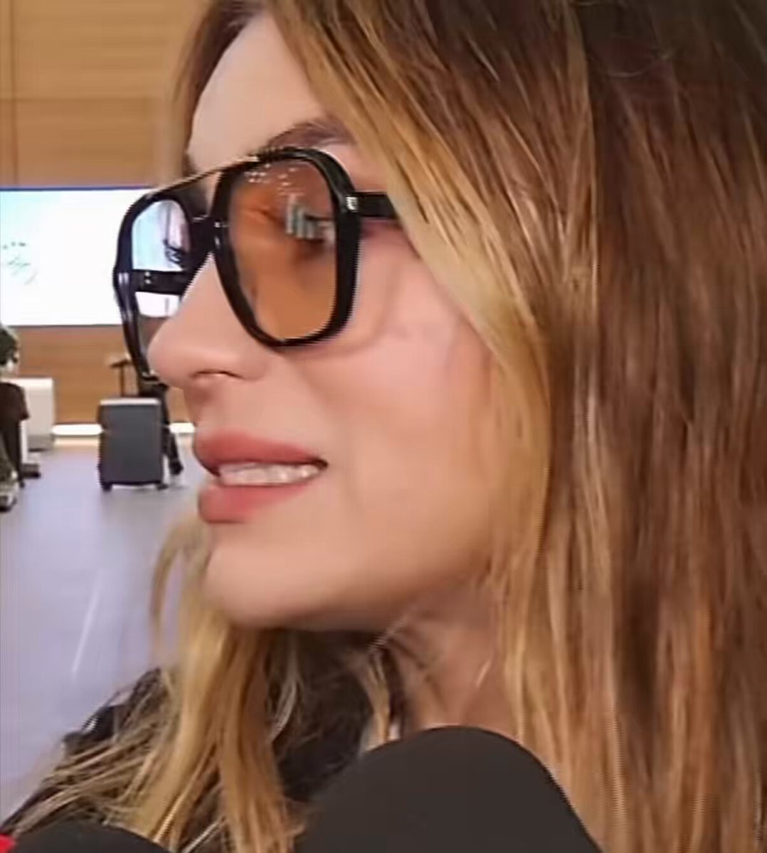 Sofía Castro defiende a capa y espada su protagónico en Hermanos Coraje 🎭 (producida por su Papá) “Llevo casi 16 años trabajando, haciéndome un lugar y ganándome un lugar …” 👀✨ Ah, bueno… pues que nadie diga que no lo ha intentado y no ha trabajado 😏💅