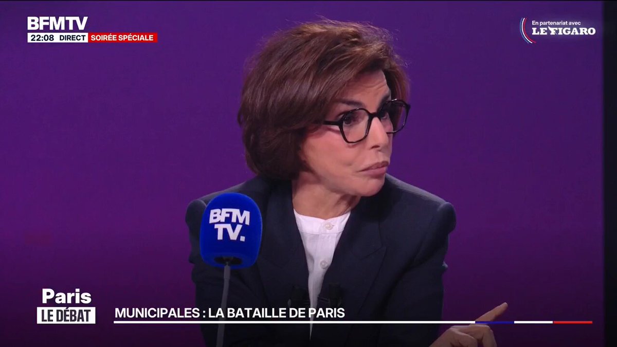 "Oh non, pas vous, pas vous !" (rires et sourires jusqu'aux oreilles) Stupéfiant moment de vérité sur la complicité entre Dati et Chikirou pour faire perdre la gauche à Paris. Tellement occupées à taper sur Grégoire depuis 1h10 qu'elles en oublient les caméras. #ParisLeDebat