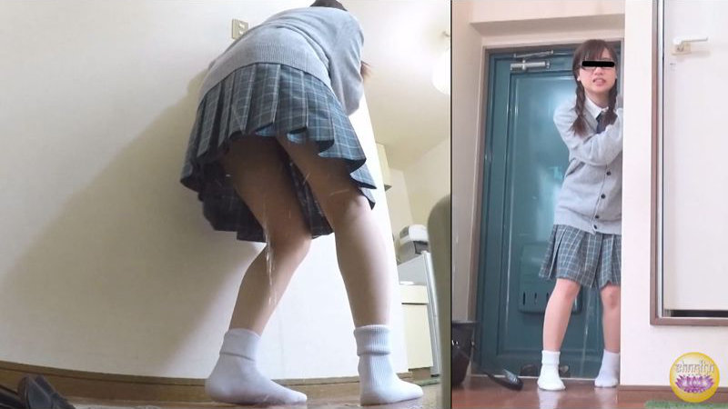 「もう漏れそうなの!!💢」おしっこ緊急事態に足止めされてしまい…😭