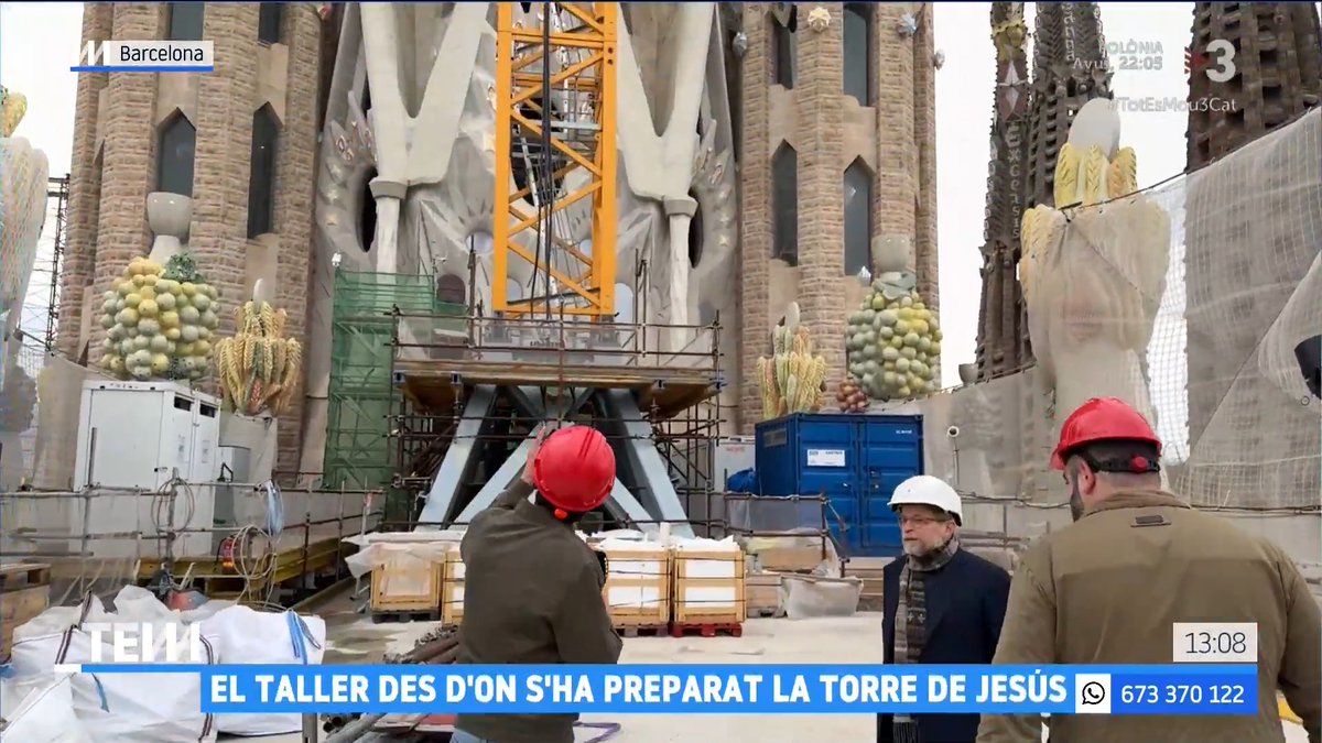 🔴 Pugem fins al "taller 54" de la Sagrada Família, on es van fer les peces de la creu de la torre de Jesús Fa 144 anys que s'hi va posar la primera pedra i parlem del futur amb Jordi Faulí, arquitecte director del temple #TotEsMou3Cat ▶