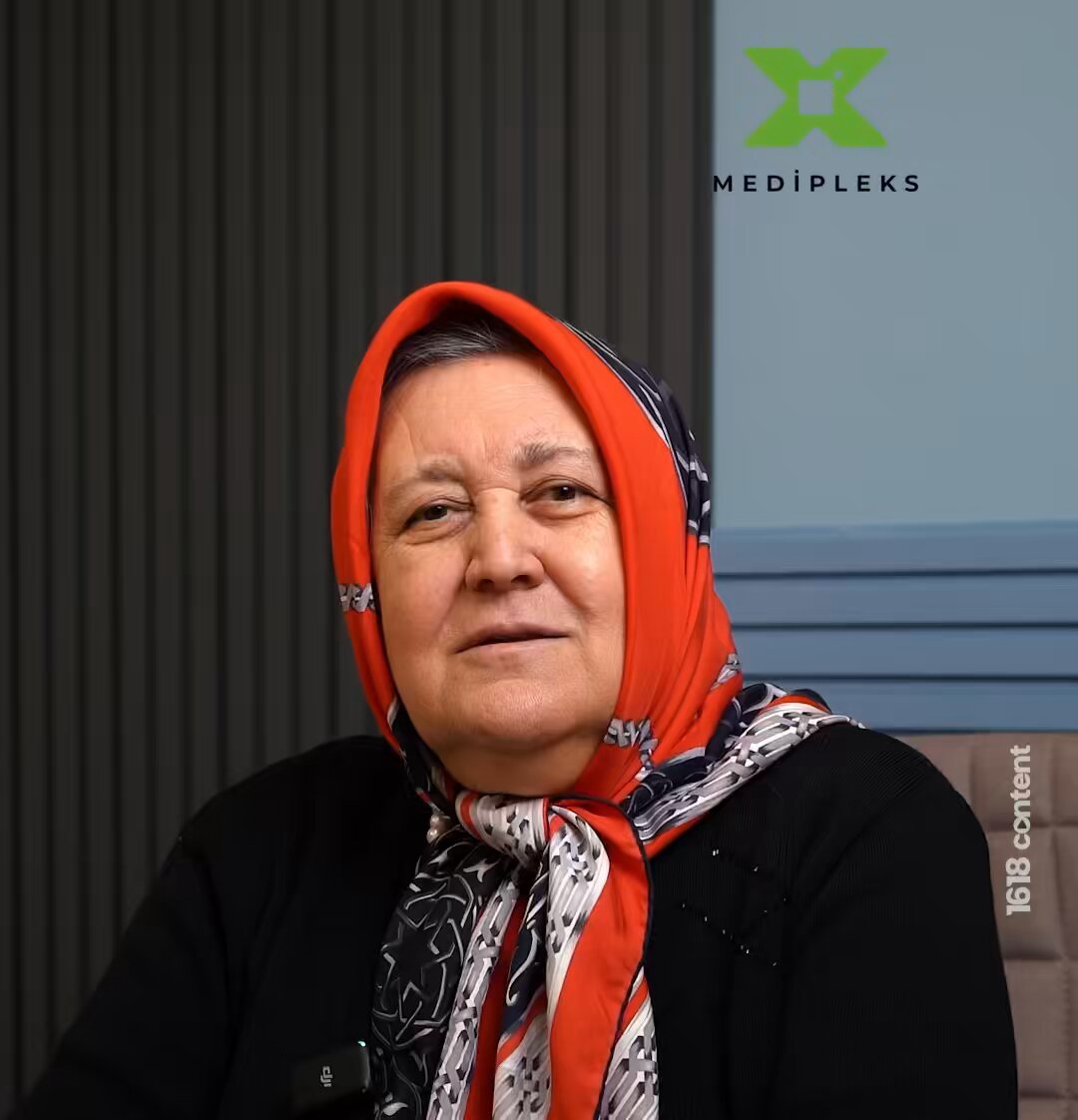 Bayramda tatlı yiyip arkasından hemen su içmeyeceğiz:) Tatlının yanında süt, ayran, çiğ badem gibi gıdalar tüketeceğiz ki tatlıda ki şeker hızla kana karışmasın. Zaten Türk tatlılarında bol miktarda ceviz ve tereyağ kullanılır. Bayramımız kutlu olsun, 🌺🇹🇷