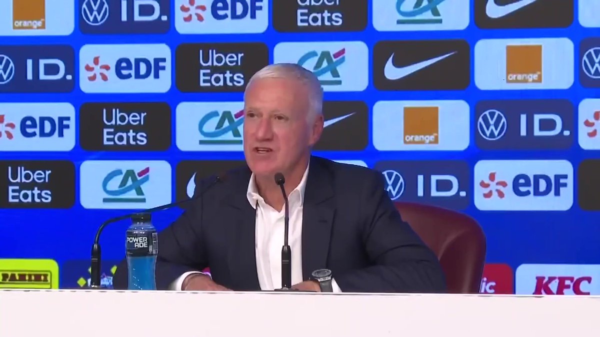 Didier Deschamps a présenté sa dernière liste au siège de la Fédération française de football. Pour son au revoir, le sélectionneur des Bleus a tenu à remercier, avec émotion, l'ensemble des salariés de la fédération.