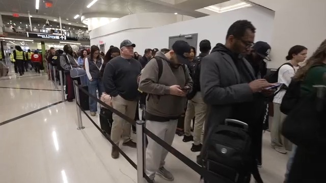 🚨 THIS IS INSANE! TSA security wait time at Hartsfield-Jackson Atlanta International Airport reached over 90 minutes Thursday morning.