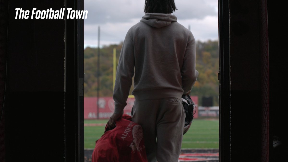 Yinz need to see this one. 🖤💛 🎥 "The Football Town" at Kamin Science Center's Rangos Giant Cinema: Buy tickets at 🏈 Pittsburgh Steelers NFL Films MeetPITTSBURGH