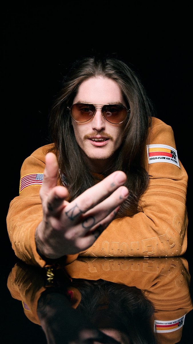honestav opens up about his upcoming new album, Sweet American Boy, and extending tour dates during his radio takeover. Listen now on Apple Music.