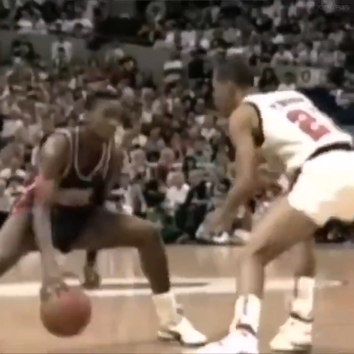 One of the greatest ball handlers in NBA history: Isiah Thomas.