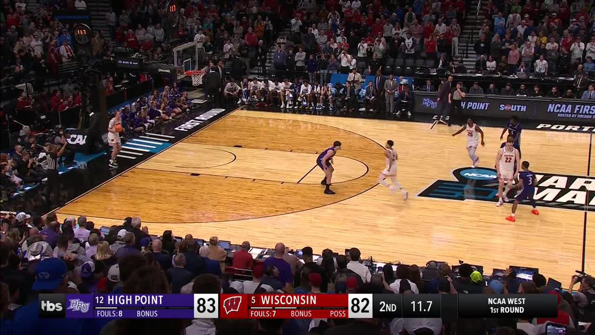 OH MY GOODNESS. THIS IS MARCH ‼️ #MarchMadness