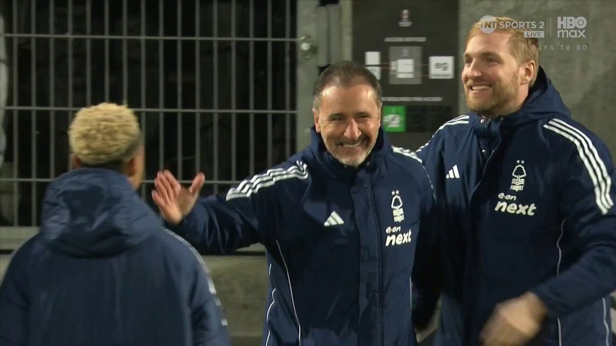 Midtjylland hit the post TWICE with their third penalty taker slipping over as they place all three of their penalties off target knocking them out of the Europa League to Nottingham Forestโฆ What an absolute disaster.