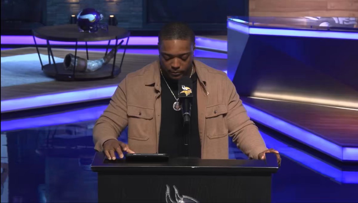 An incredibly heartfelt thank you from CJ Ham to the Vikings fan base in his retirement presser.