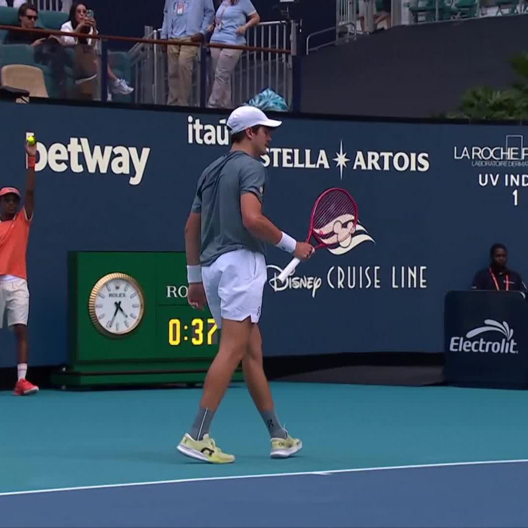 João Fonseca hits a 100 mph forehand against Marozsan in Miami. Ridiculous power at 19 years old. 🇧🇷🤯