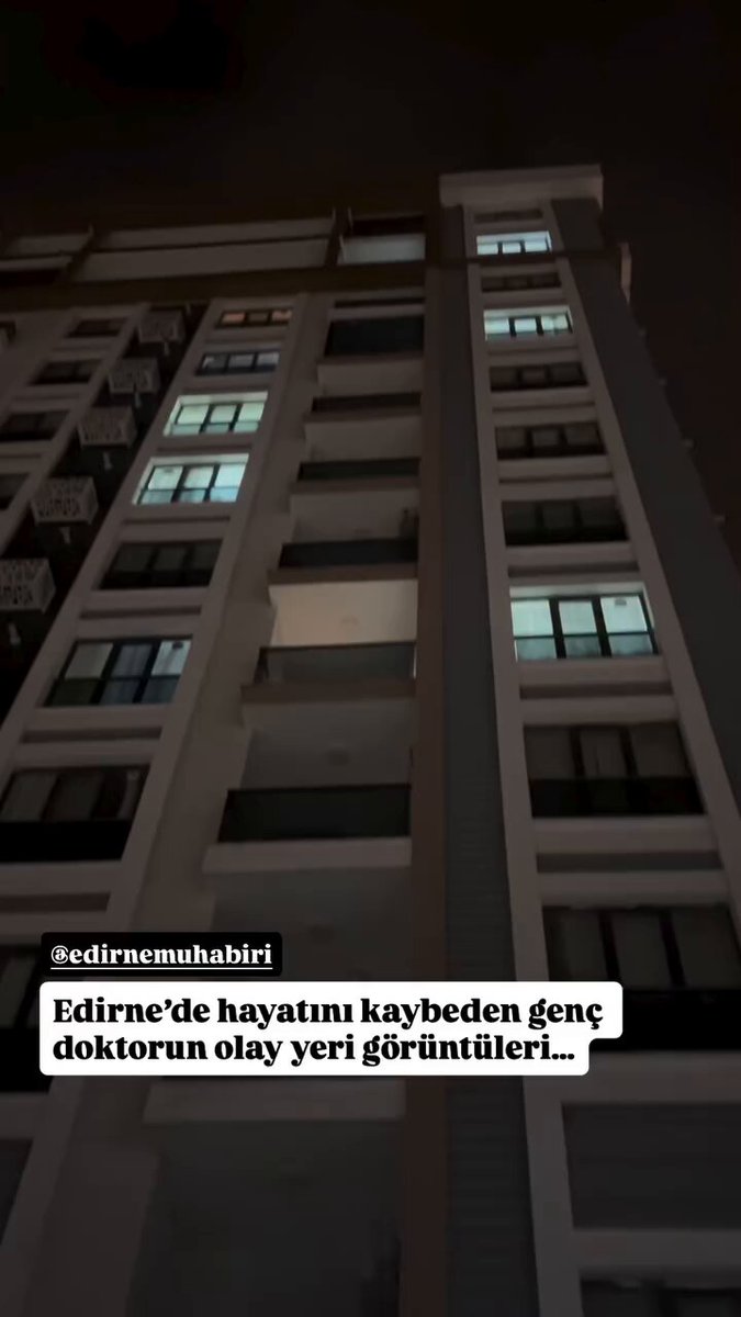 Bayrama maalesef Edirne'de in.ihar ettiği iddia edilen bir hekim haberiyle giriyoruz.. Başımız sağolsun 😔 Hekimlerin çalışma şartları düzenlenmeli,hekim in.iharlarının sebebi araştırmalıdır! Sebep olanlardan gelen timsah gözyaşları artık yürekleri söndürmemektedir. ARAŞTIRIN Mobbing yuvasına dönen kurumlardaki mobbing lerin ÜSTÜNE GİDİN ! YETER ARTIK.