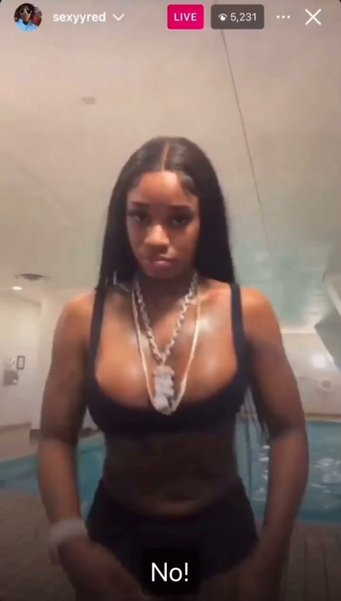 🚨 Sexxy Red flash Titties on IG live