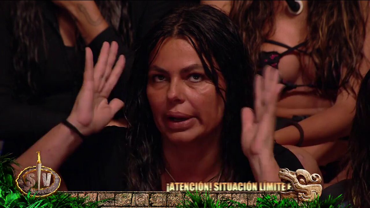 Empezamos fuerte la noche 🔥 ¡Abrimos la palapa! 🔥 🏝️ #SVGala3 🔵