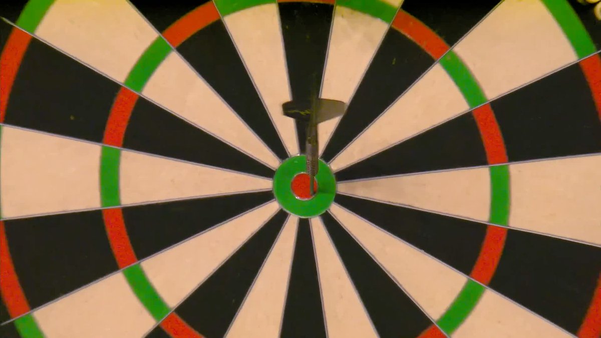 NOW LITTLER GETS A BIG FISH 🎣🤯 It's raining fish 😱🐟 Luke Littler redeems his missed big fish earlier, taking out the second 170 checkout of the match to stay in the match 🔥 📲 #PLDarts | SF1