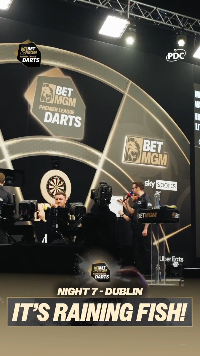Trademark Littler. 🎣 #PLDarts | Luke Littler