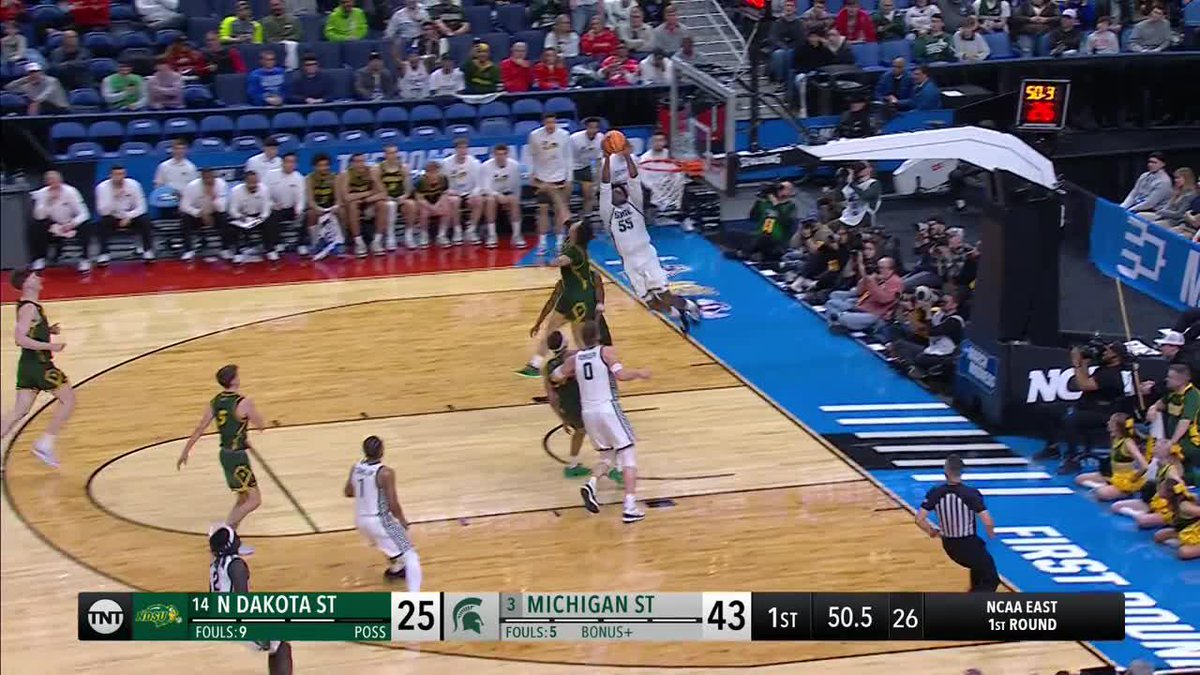 Coen Carr did the thing ‼️ #MarchMadness Michigan State Men's Basketball