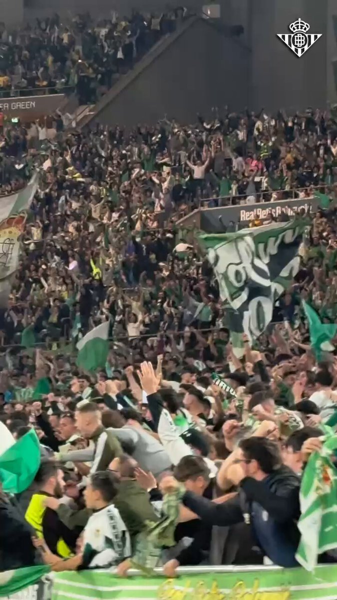 Lo conseguimos. Entre todos. Con unión. Con fe. Creyendo hasta el final. Nos merecíamos esta alegría. Ojalá sea el punto de inflexión que necesitábamos. Disfruten de esta noche y desde mañana pensando en asaltar San Mamés. Viva el Real Betis Balompié.