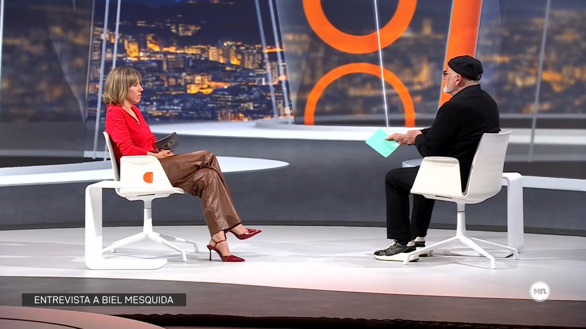 "Jo cada dia he de tenir un moment meravellós." El mallorquí Biel Mesquida, guardonat amb el 58è Premi d’Honor de les Lletres Catalanes, reivindica "l'art de viure" davant "la pulsió de la mort" de la societat actual #MésNit3Cat