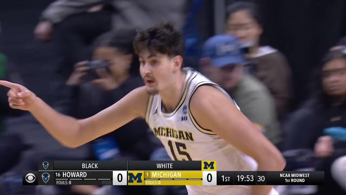 "He turns the rim into a bookshelf, like he's just reaching up there for Wuthering Heights" - Jason Benetti on Aday Mara 🤣