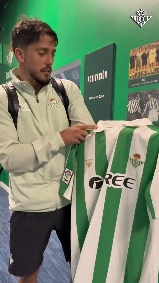 👕💚🆕 Tenemos el placer de presentaros nuestra nueva camiseta para la jornada de #LALIGARetro. Disponible aquí ➡