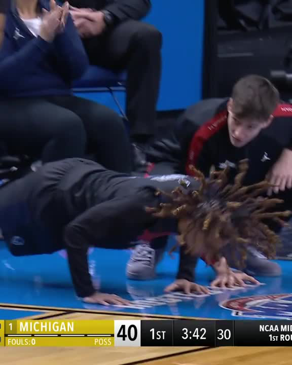 PUSH-UPS ON THE BENCH AFTER AN AND-1 💪 No. 16 Howard trying to keep it close with No. 1 Michigan