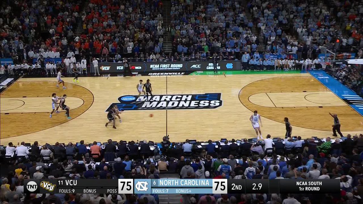 UNC steal but MISSES THE GAME-WINNER 😱 WE'RE GOING TO OT. Watch March Madness on TNT Sports